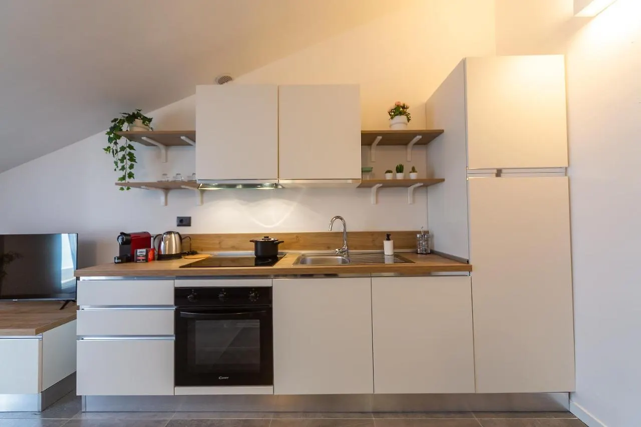 Khl Apartments - Sansiro, Milano 0*,  Italia