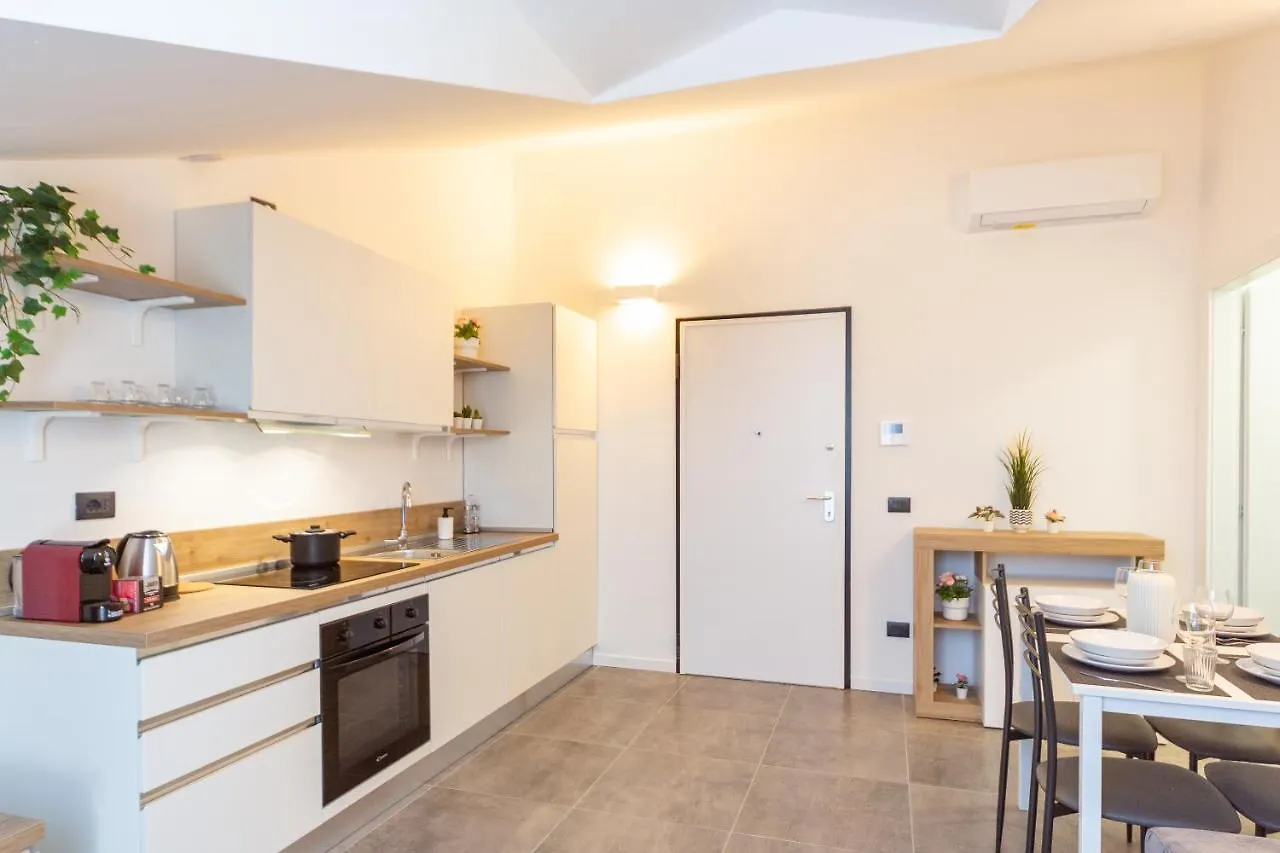 Khl Apartments - Sansiro, Milano 0*, Milan